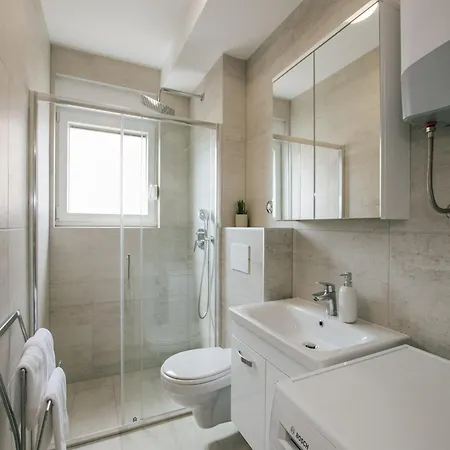 Spacious Luxury - Comfort Two Bedroom Apartment Trogir