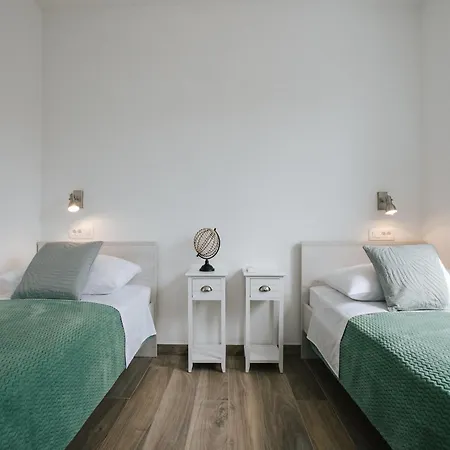Spacious Luxury - Comfort Two Bedroom Trogir